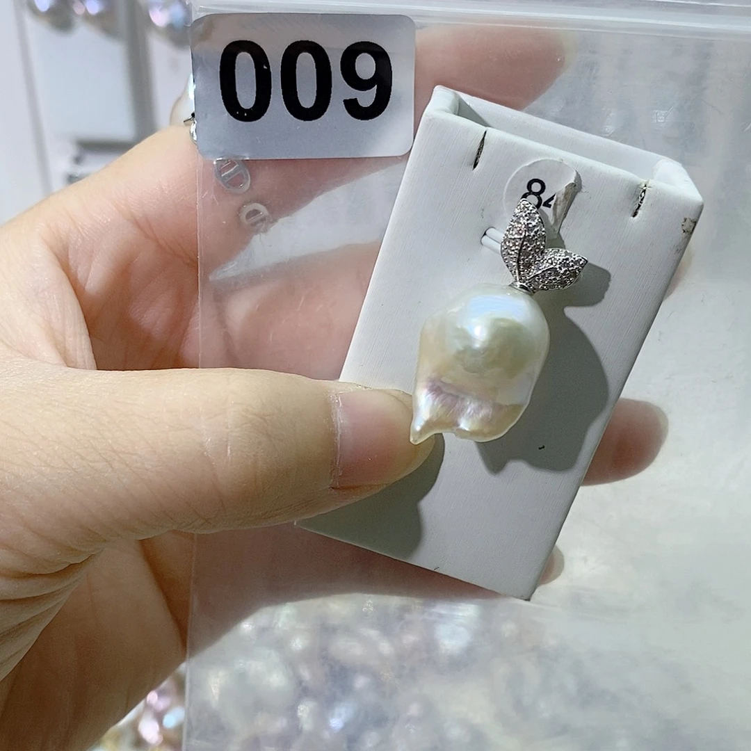 淡水珍珠合金颈饰