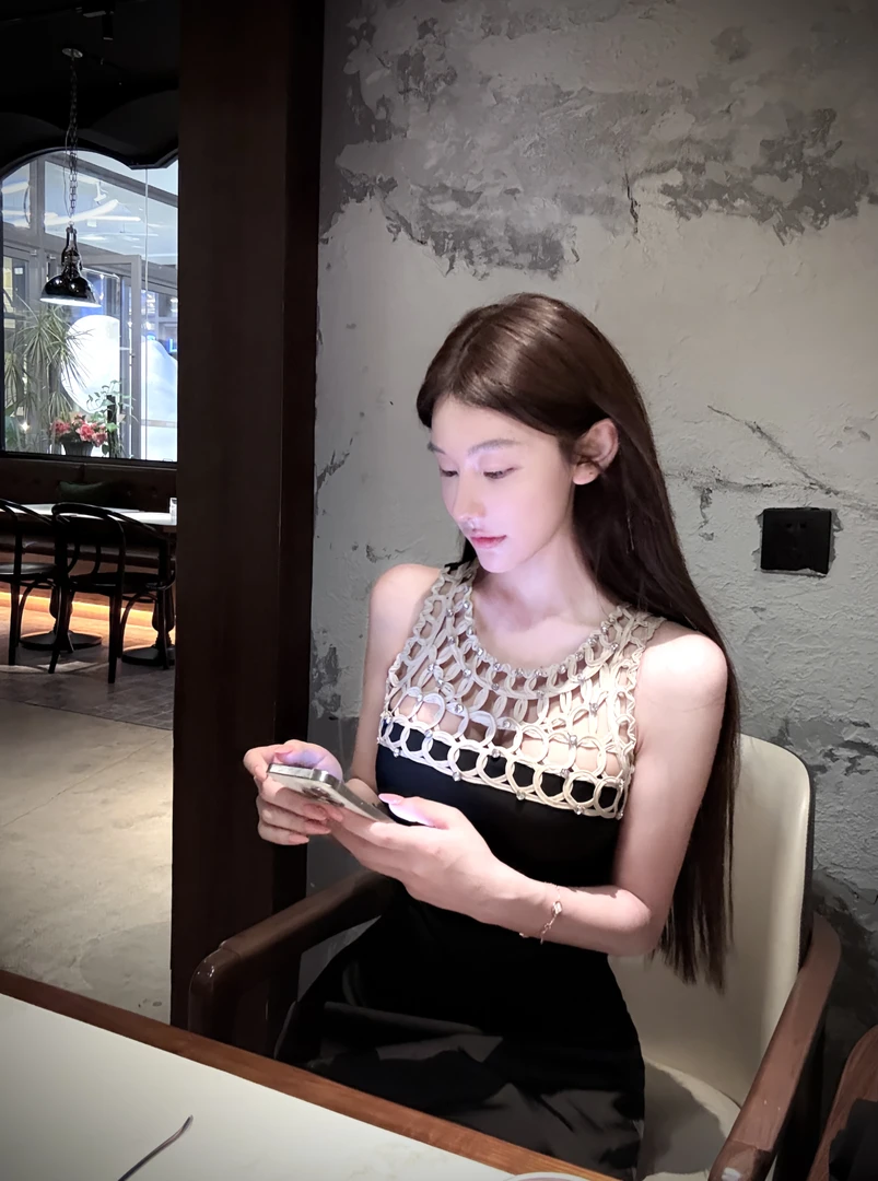 WW定制「钩花逸黑」显瘦气质轻奢夏季法式显瘦收腰小众设计感连衣裙