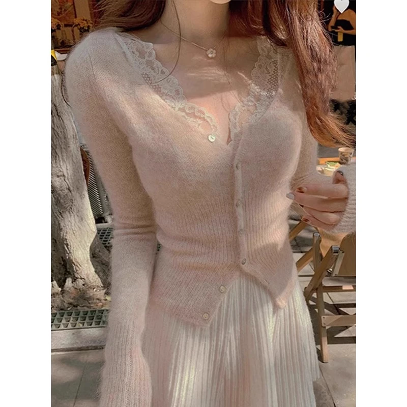 韩系小香风蕾丝针织打底衫女V领内搭秋冬纯欲修身毛衣温柔短上衣