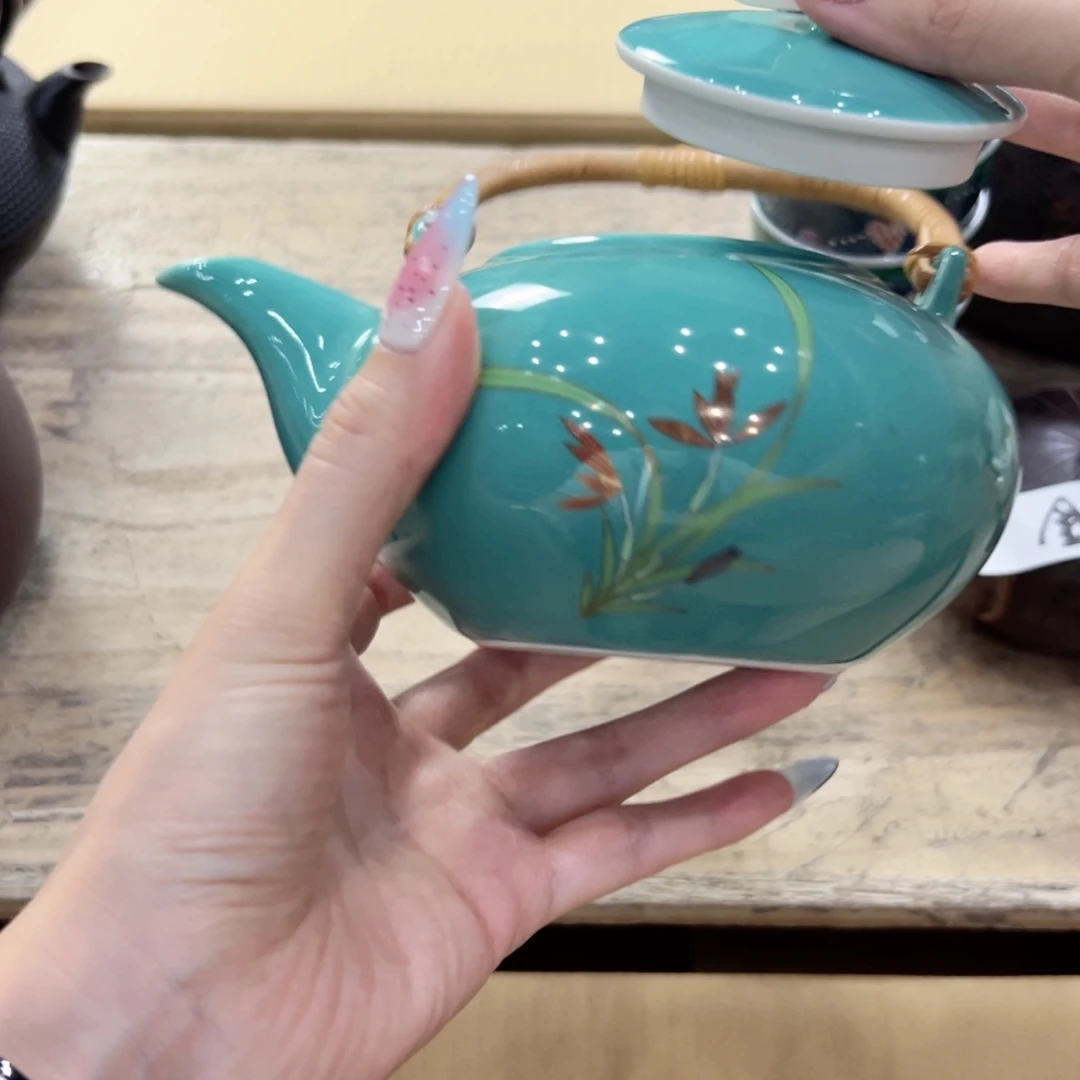 瓷片陶瓷制品行业也出现