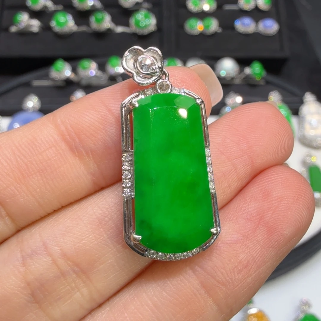 翡翠18K金镶嵌颈饰48小时鉴赏期