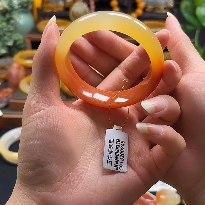 通***）石英质玉（黄龙玉）未镶嵌手镯