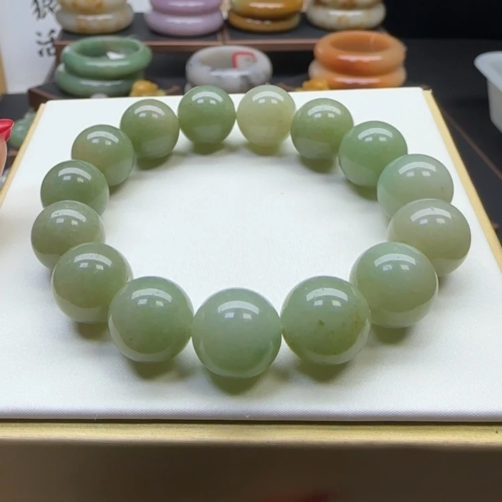 石英岩玉未镶嵌手镯