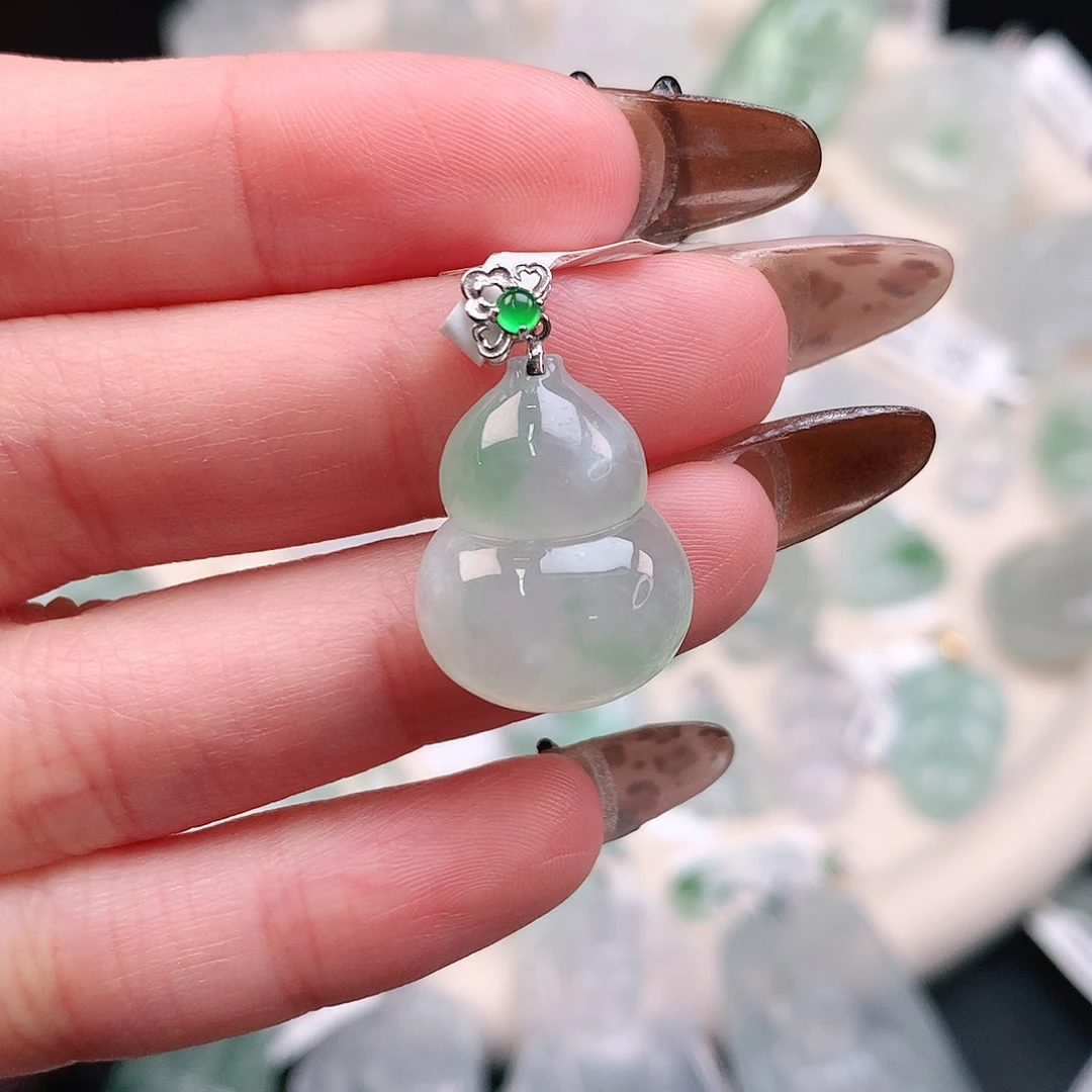 翡翠颈饰18K金镶嵌飘绿葫芦26、19.7、15.5、5.7