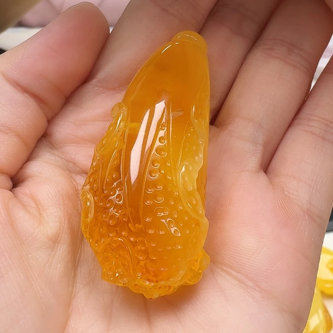 未镶嵌琥珀珠宝奇石吊坠