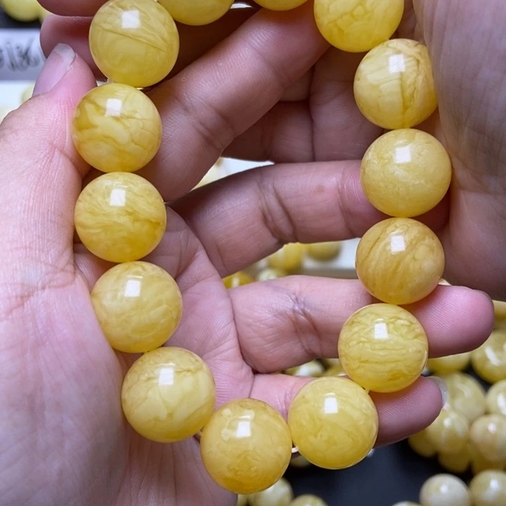 未镶嵌琥珀裸石?****的蜜蜡63