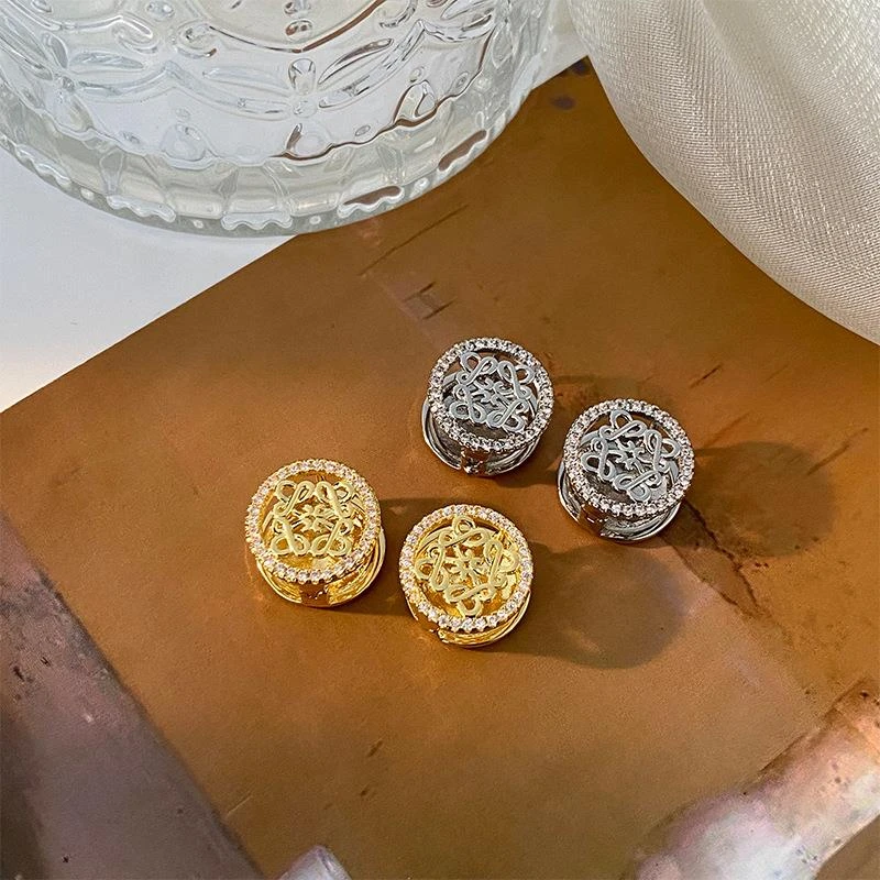 铜合金锆石耳饰 新款时尚高级感设计立体圆形镂空花纹耳环精致个