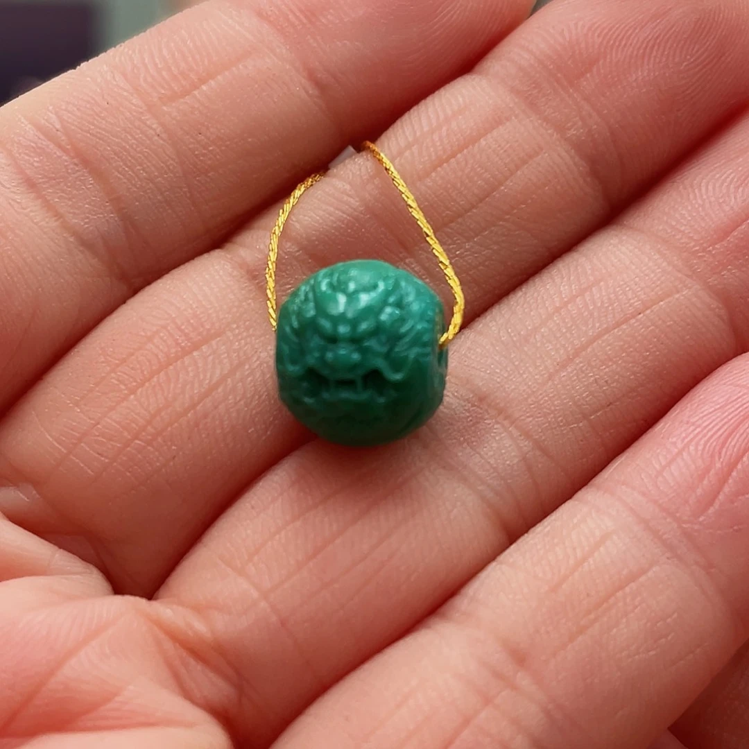 绿松石颈饰未镶嵌