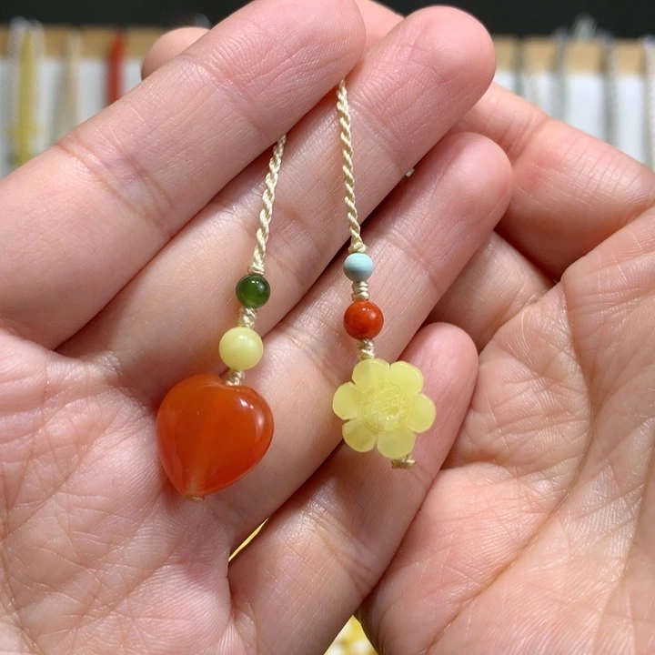 琥珀未镶嵌裸石配饰