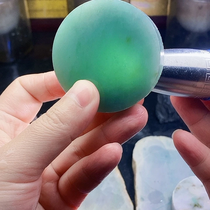 翡翠未镶嵌颈饰毛料24