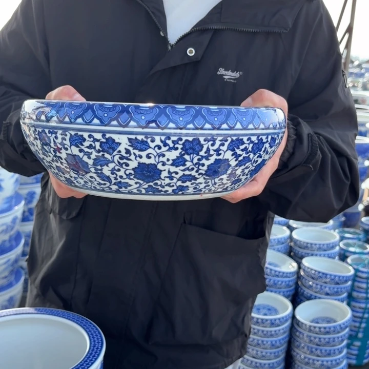 陶瓷艺术品，直径28，高10