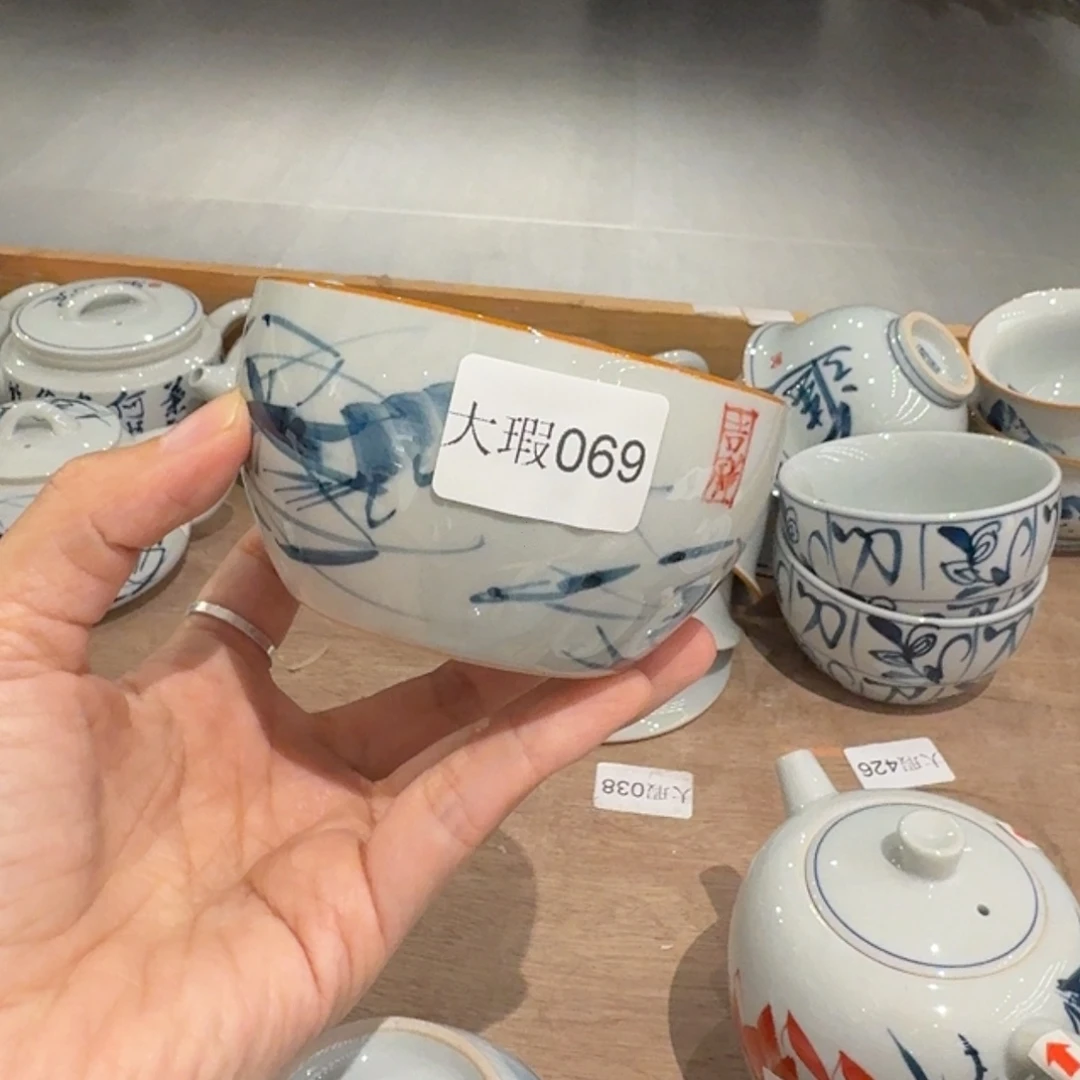 釉下手绘茶具微瑕