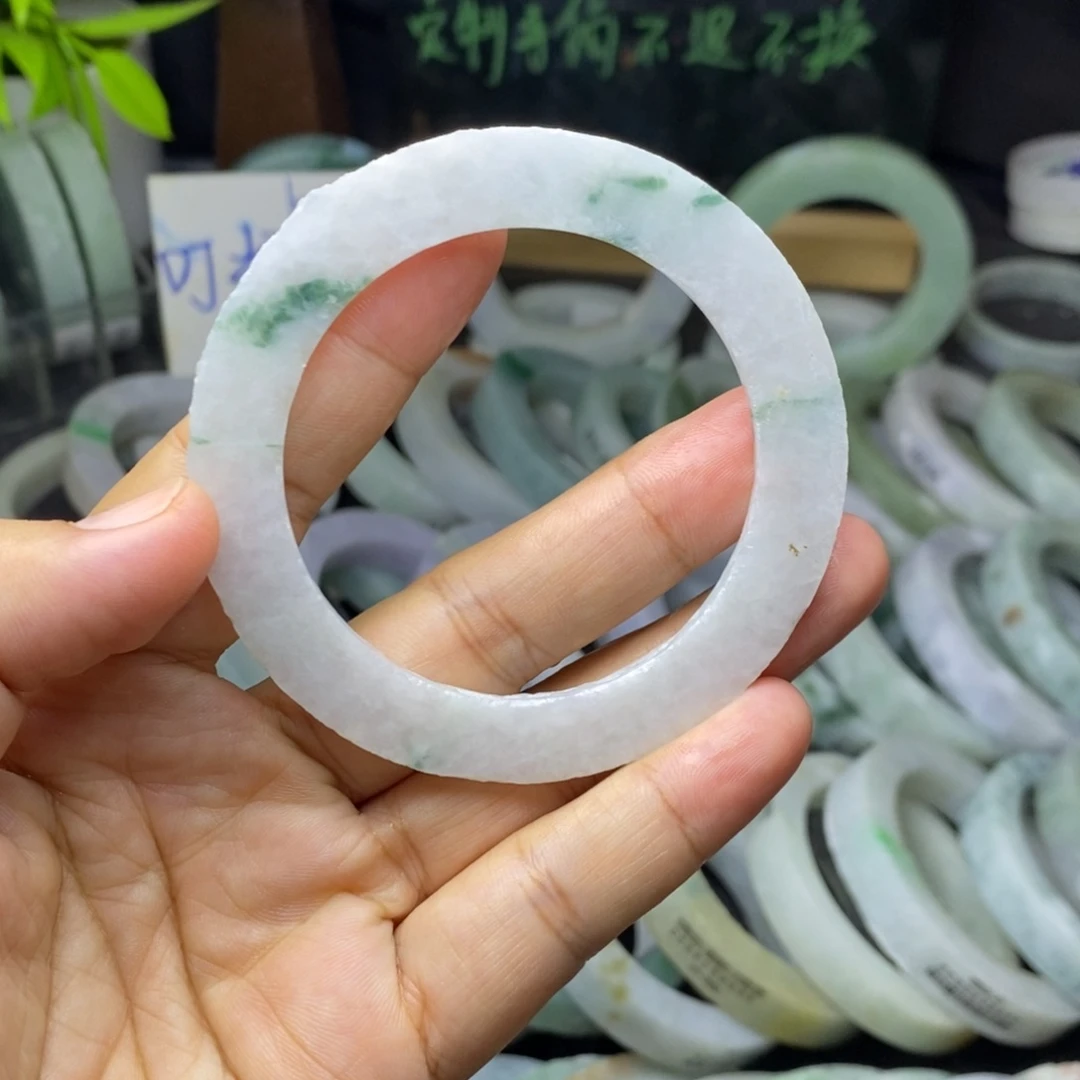定制翡翠未镶嵌手镯