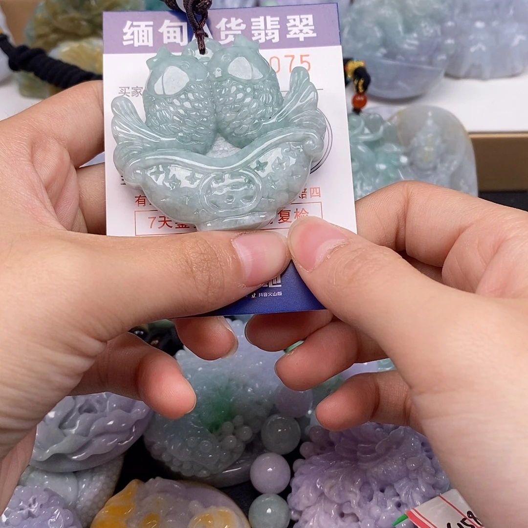 吊坠(不含链)未镶嵌翡翠