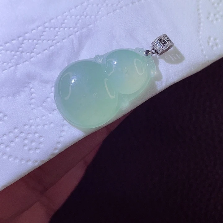 颈饰18K金镶嵌翡翠翡翠