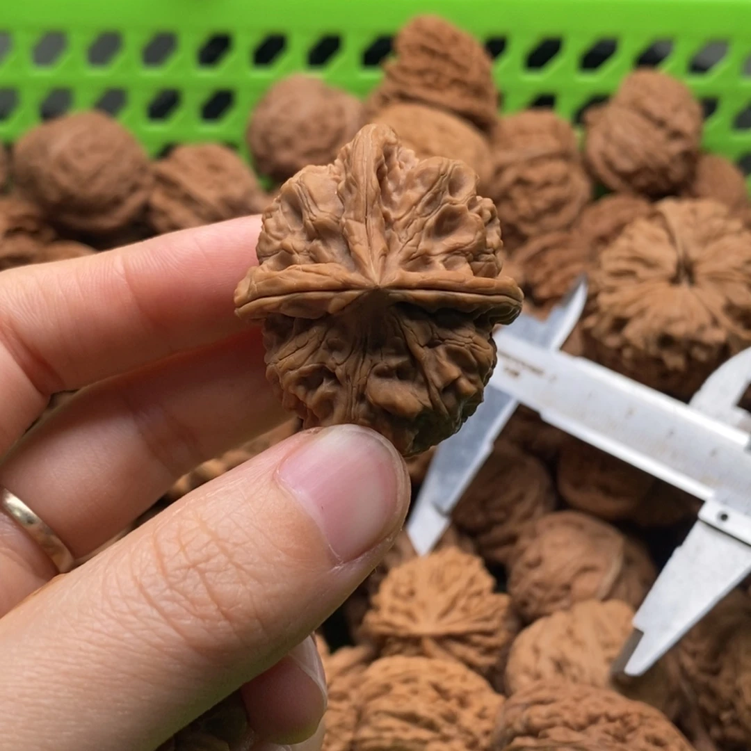 褚***壮文玩核桃把件定制商品不退不换