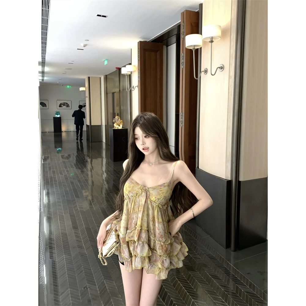 碎花荷叶边吊带背心女气质时尚百搭修身显瘦通勤高级设计感上衣潮