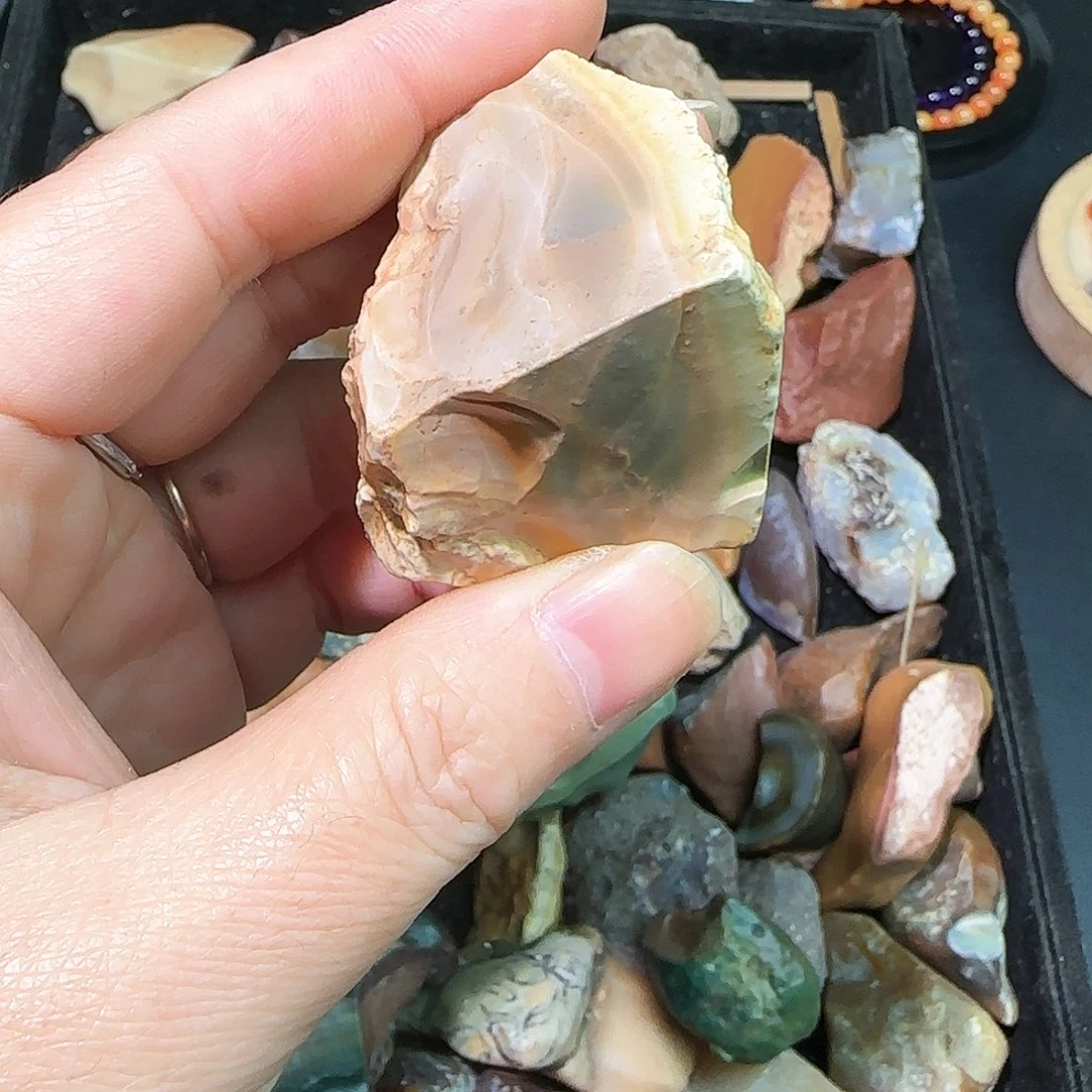 玛瑙/玉髓颈饰未镶嵌小*子