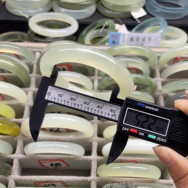 未镶嵌蛇纹石玉手镯58