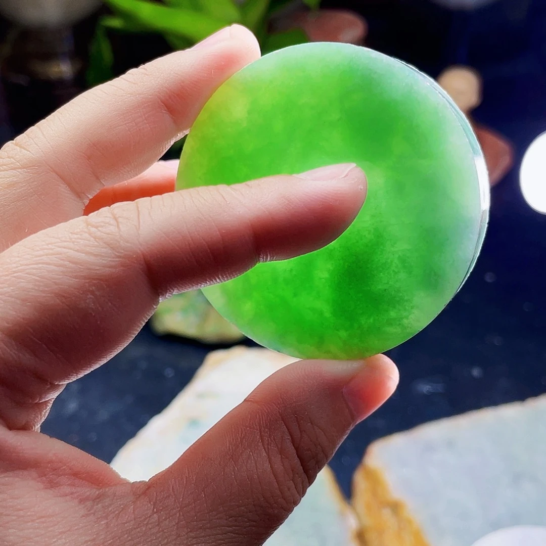翡翠未镶嵌颈饰毛料27