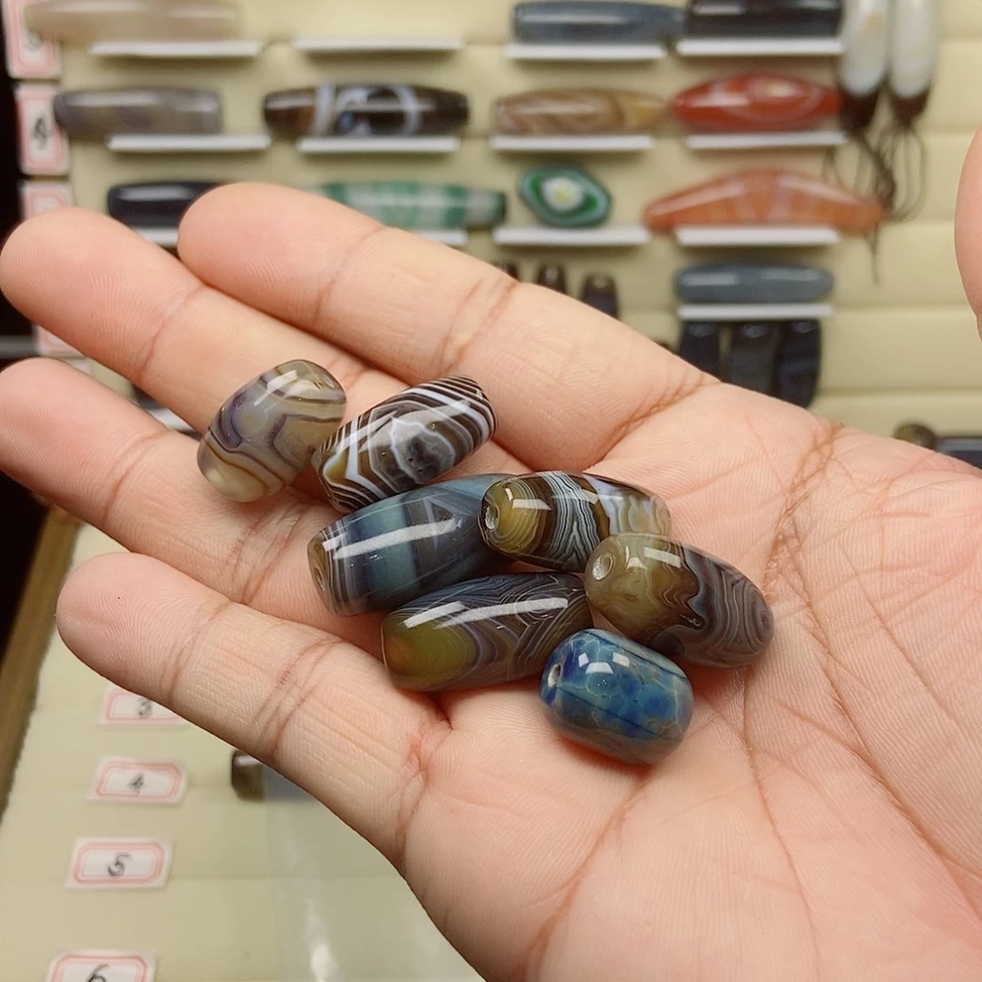 小***兔玛瑙/玉髓未镶嵌颈饰