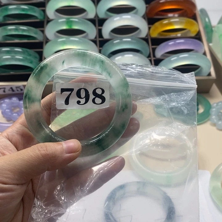 小***.玉时尚飘花手镯798