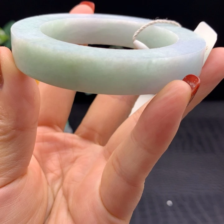 定制翡翠未镶嵌翡翠手镯