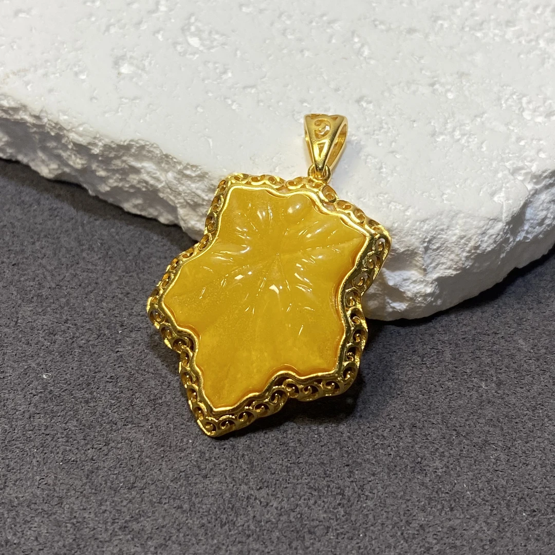 【亿轩珠宝】BB012504焦皮料枫叶吊坠