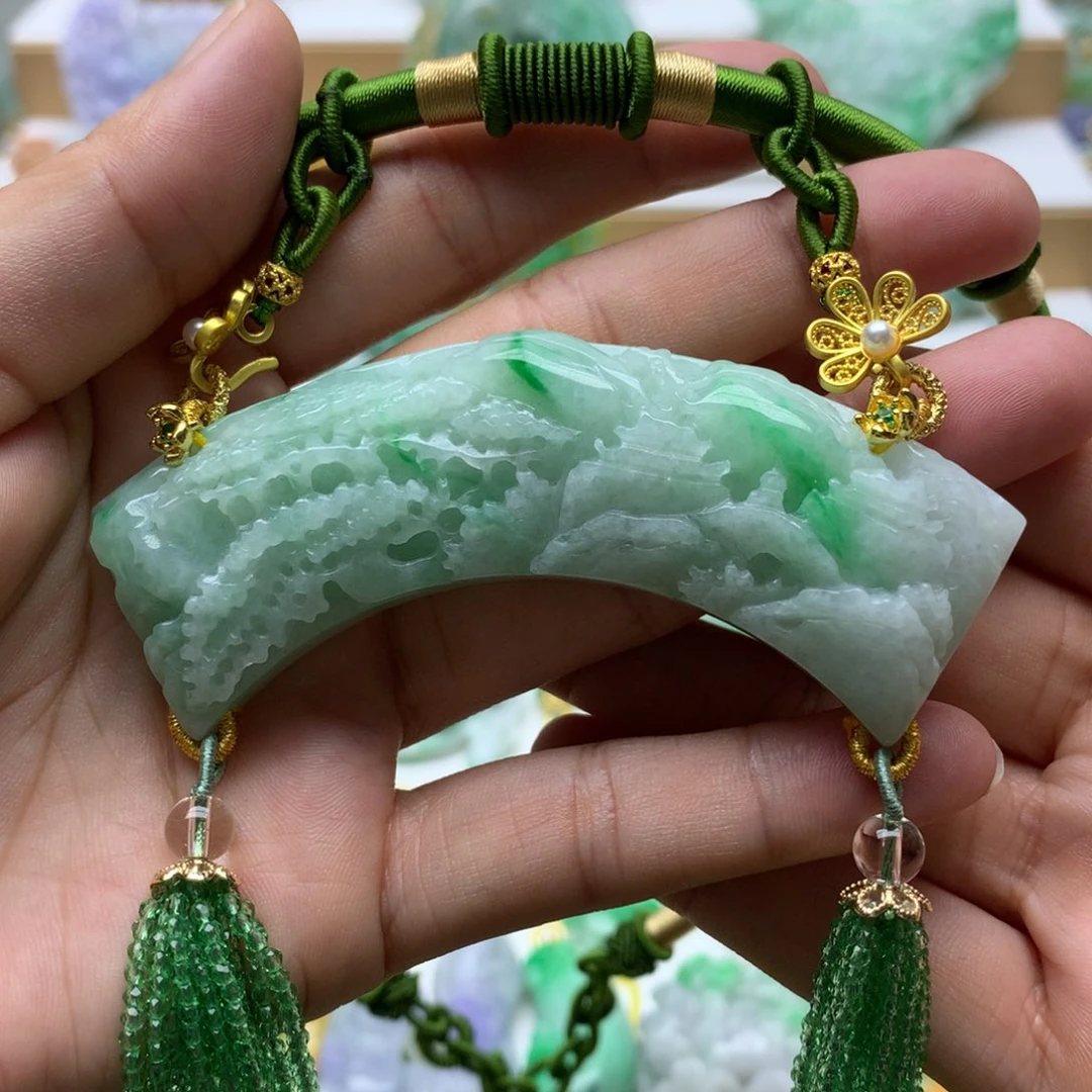 翡翠未镶嵌颈饰翡翠