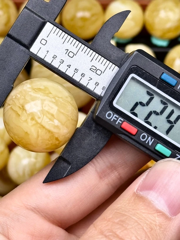 22.4mm俄料国矿一级料浓瓷白妖孽虎皮纹千层雪橘底金溶洞蜜蜡圆珠