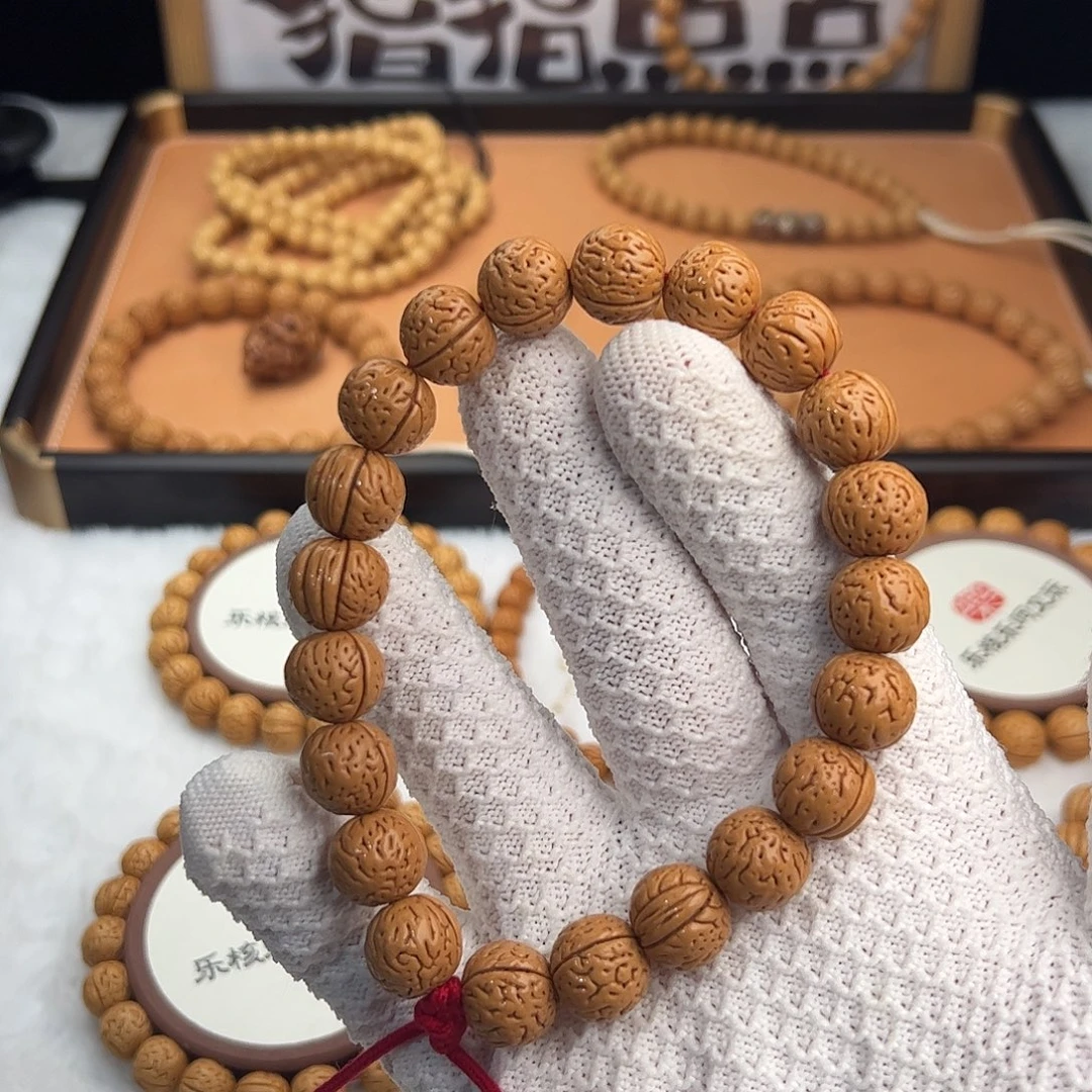 让***分桃核吊坠1.4「红魔金蟾」野生桃核手持