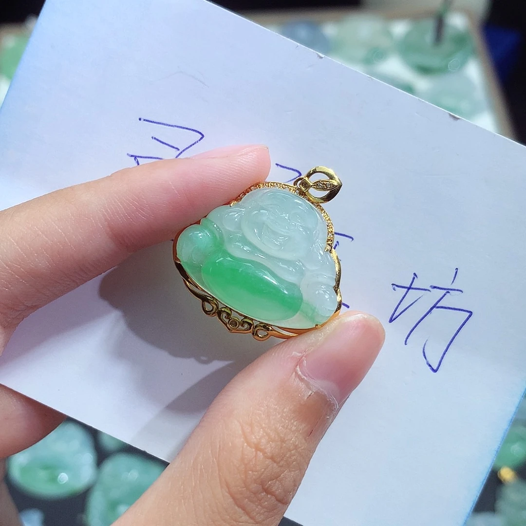 翡翠未镶嵌颈饰?****甜佛公