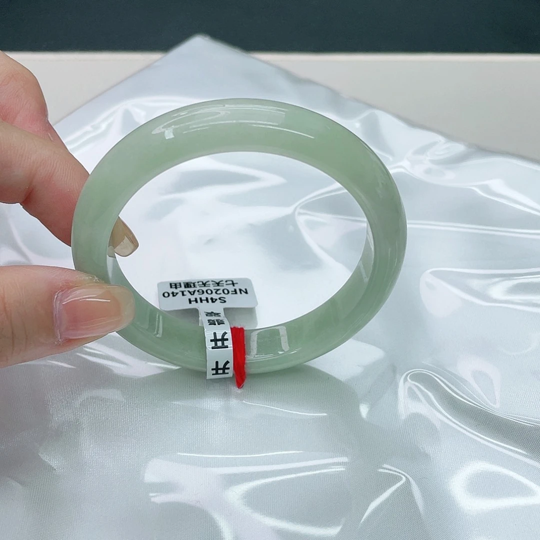 翡翠手镯未镶嵌正55.5