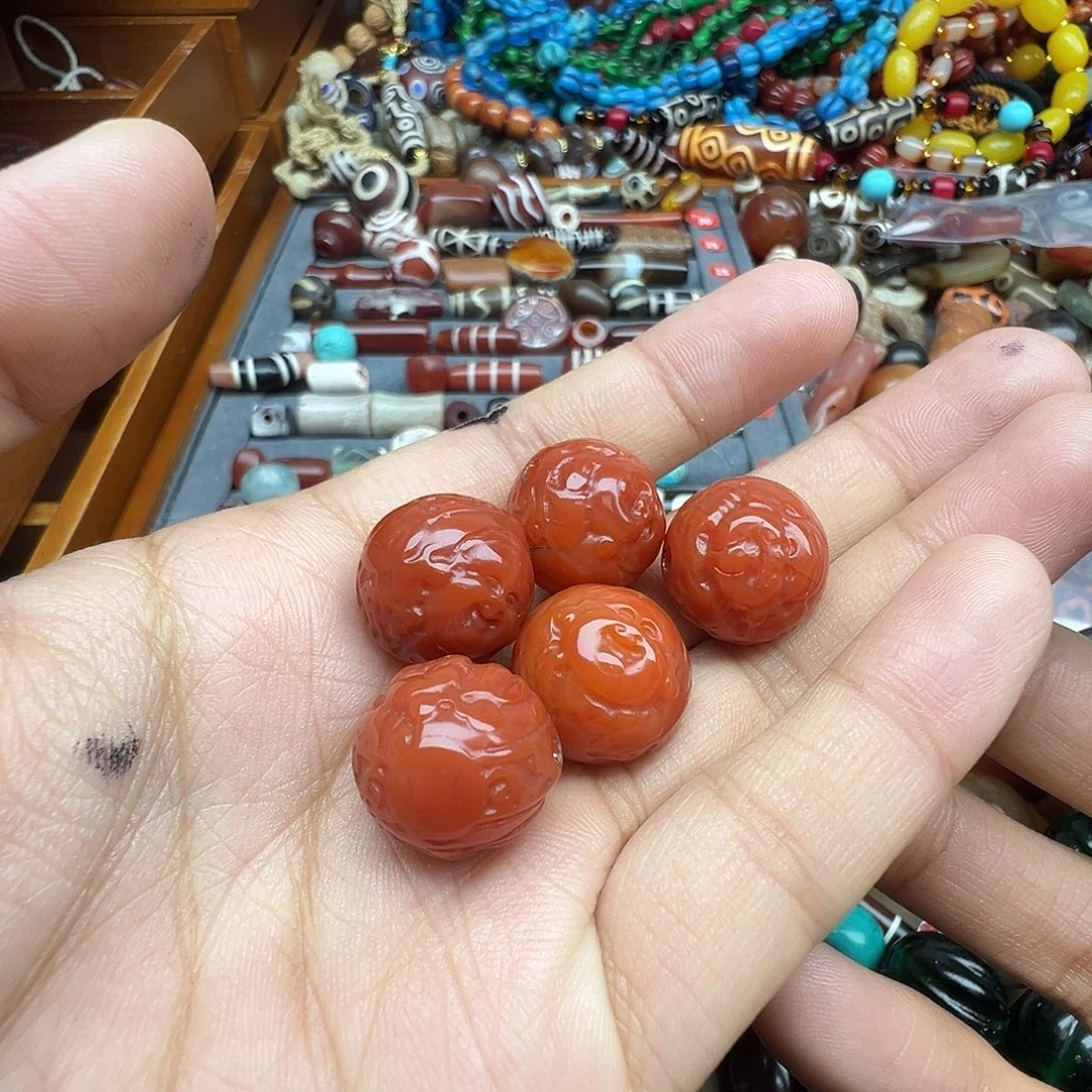 无***为玛瑙/玉髓未镶嵌珠宝半成品