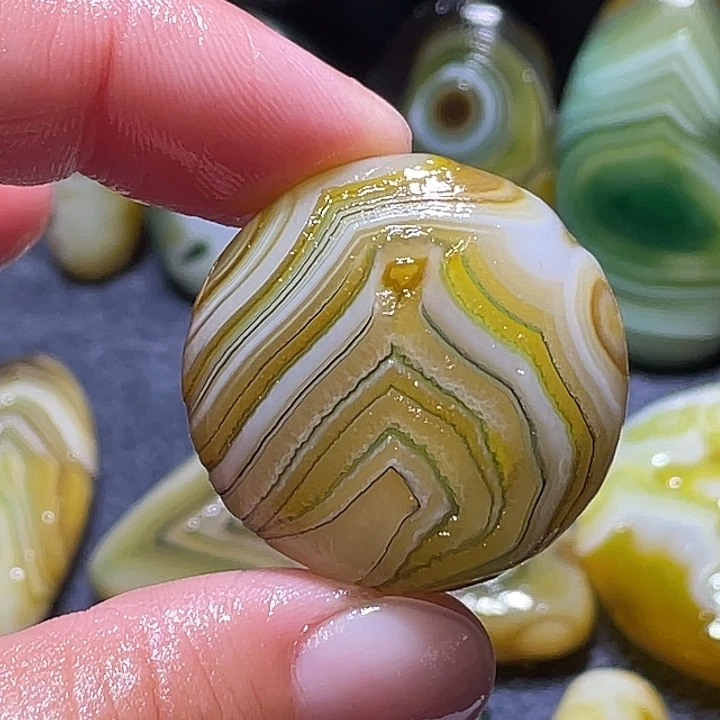 玛瑙/玉髓未镶嵌珠宝奇石