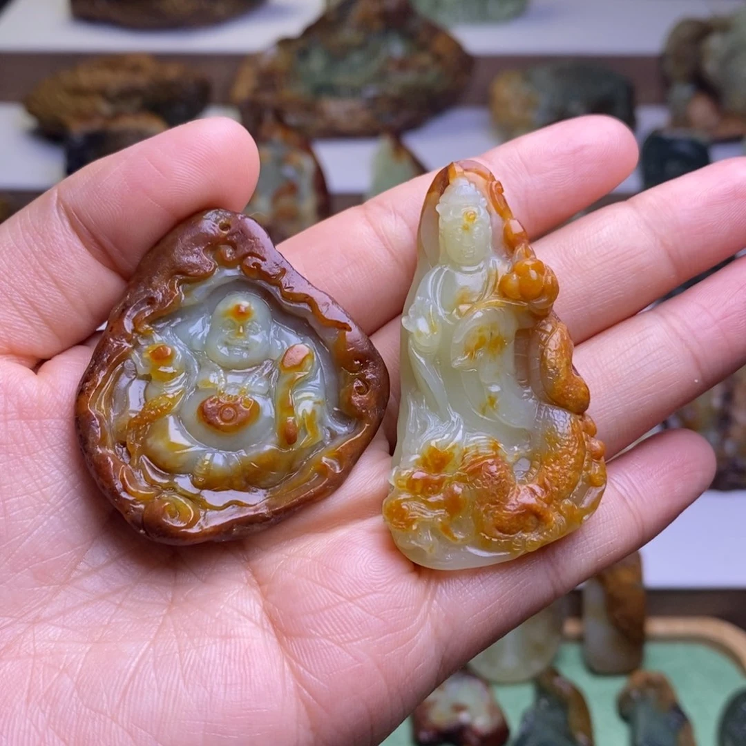 未镶嵌岫岩河磨玉（透闪石质玉）挂件裕****云