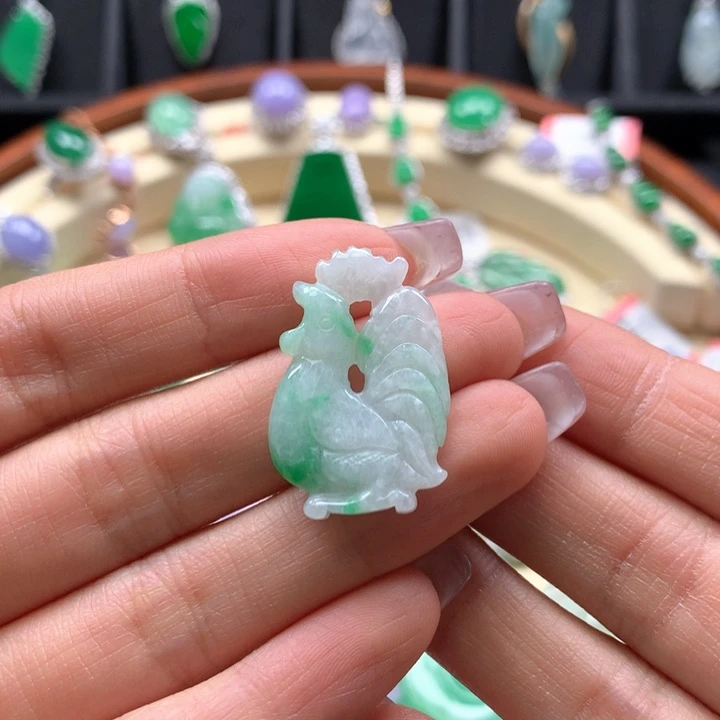 翡翠颈饰未镶嵌鸡