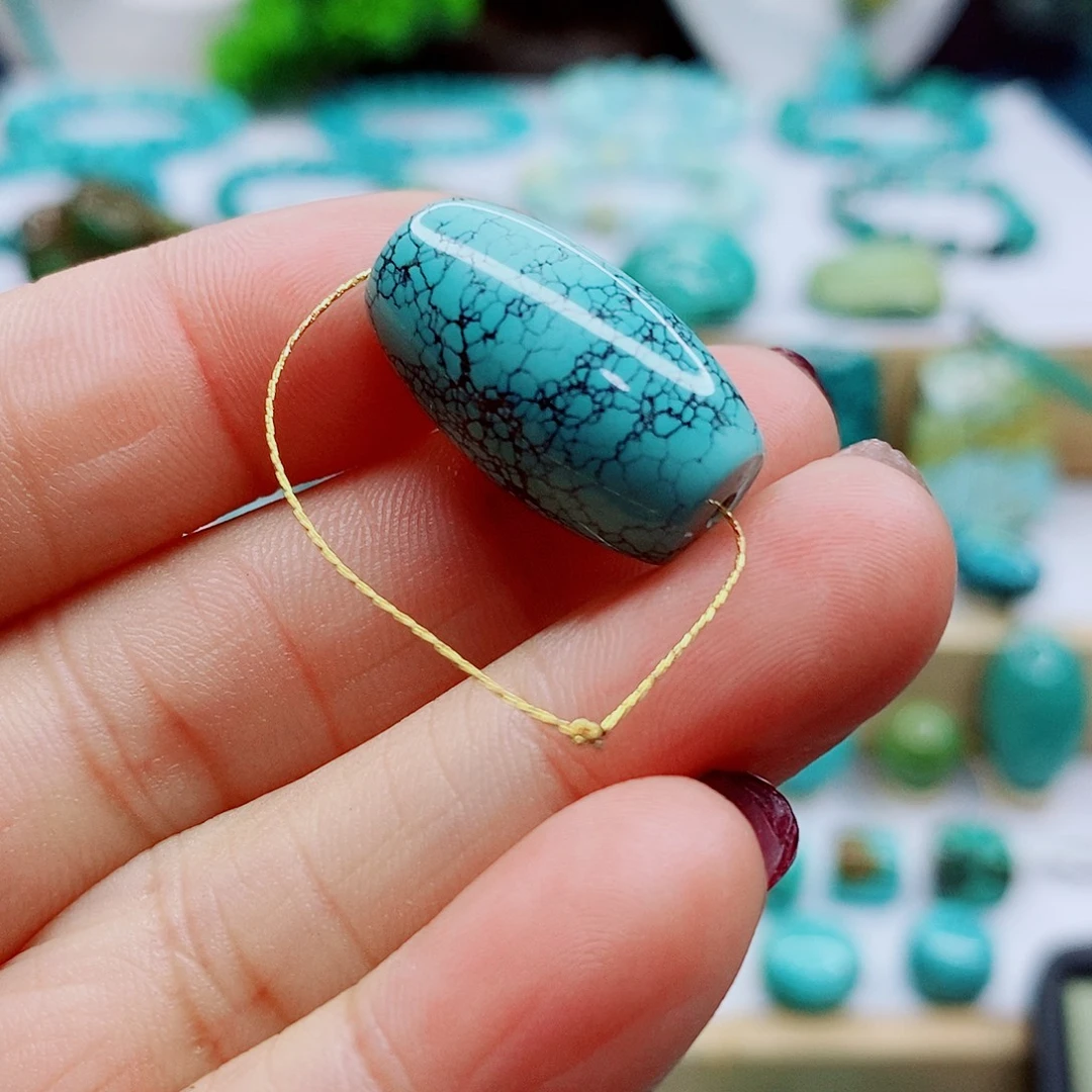 绿松石未镶嵌颈饰