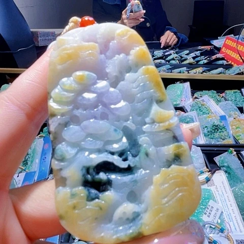 翡翠未镶嵌颈饰翡翠