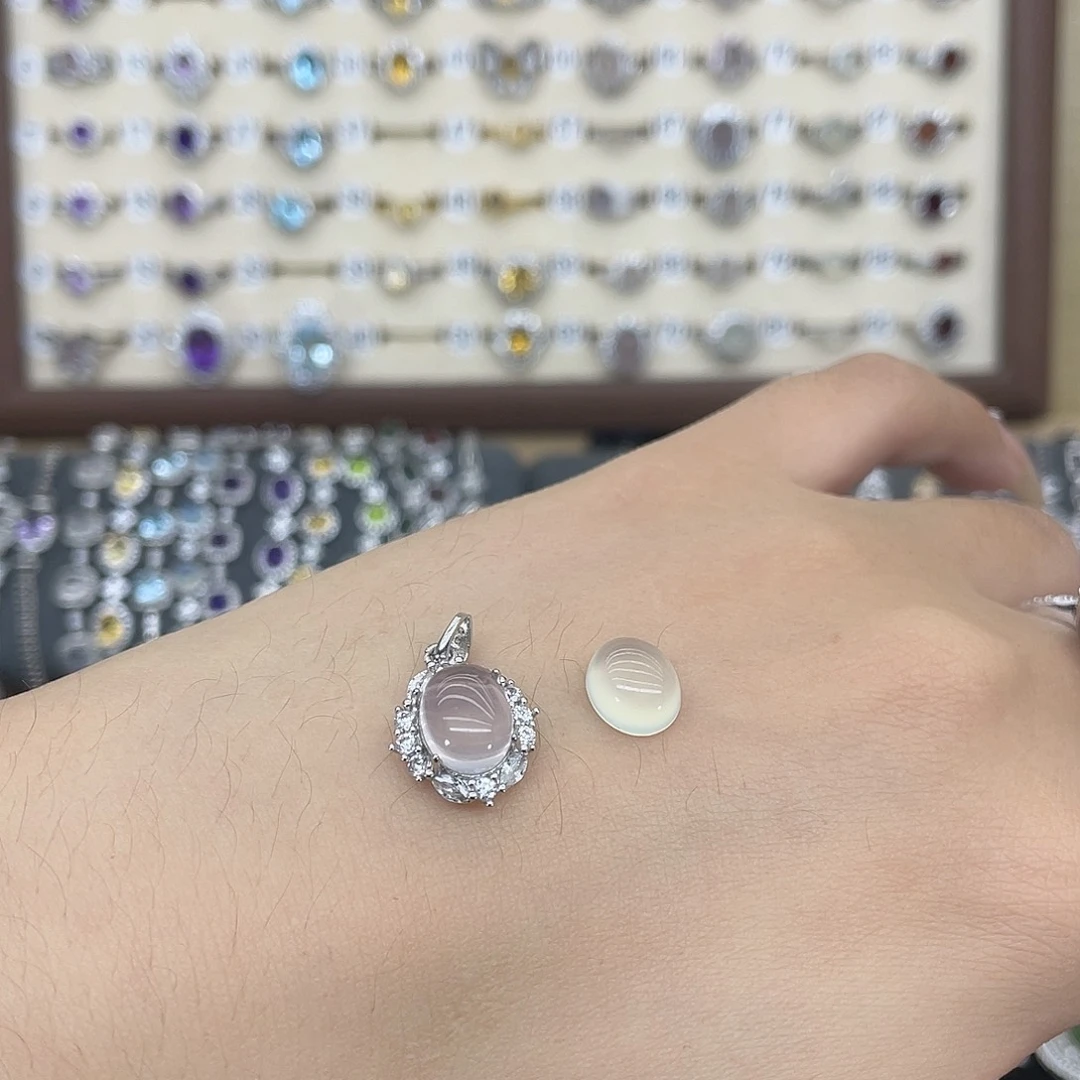 吃***包岫玉银S925镶嵌颈饰