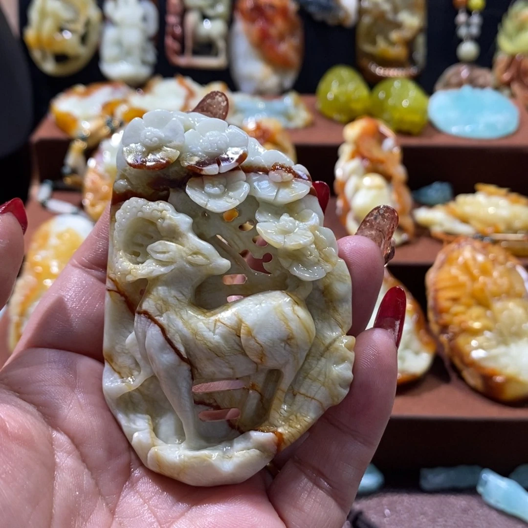 蛇纹石玉颈饰未镶嵌