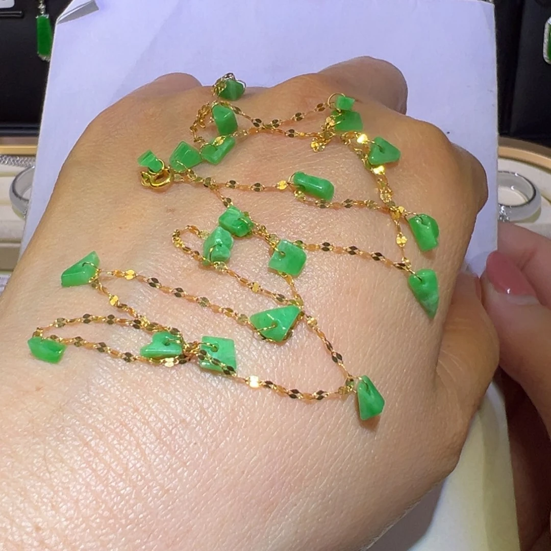 翡翠颈饰18K金镶嵌满天星