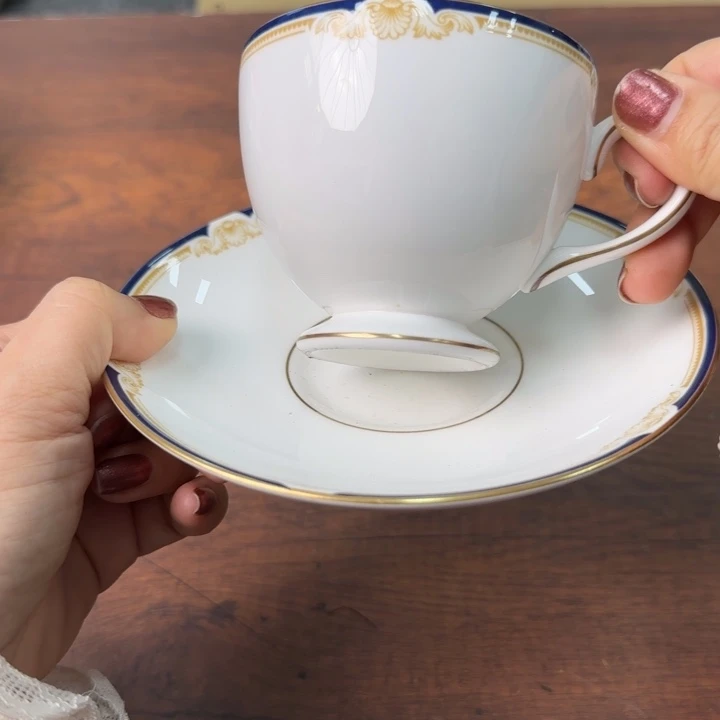 一个陶瓷物件哈哈哈哈