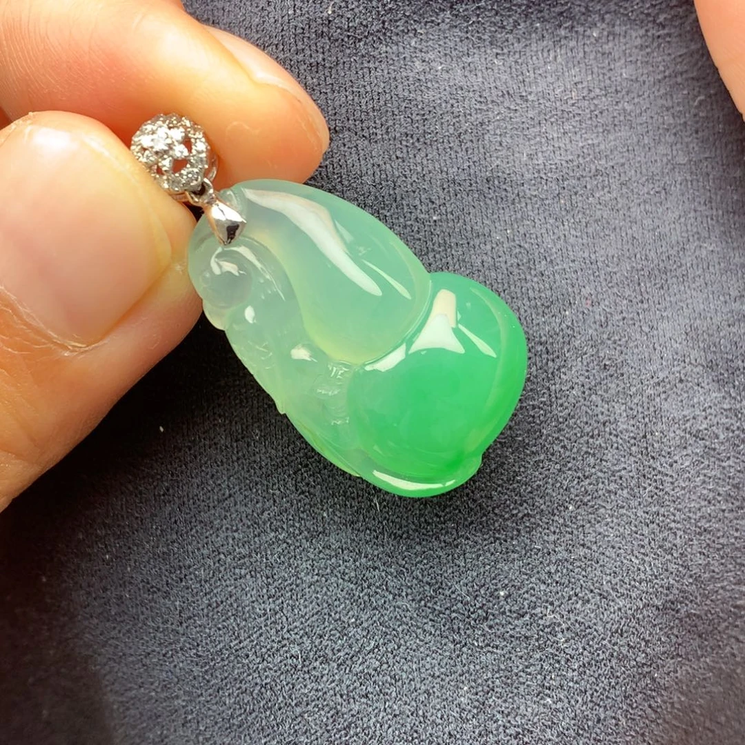 翡翠18K金镶嵌颈饰上新