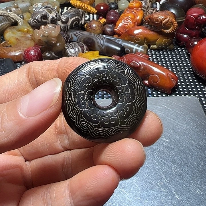 和田玉（糖玉）未镶嵌挂件