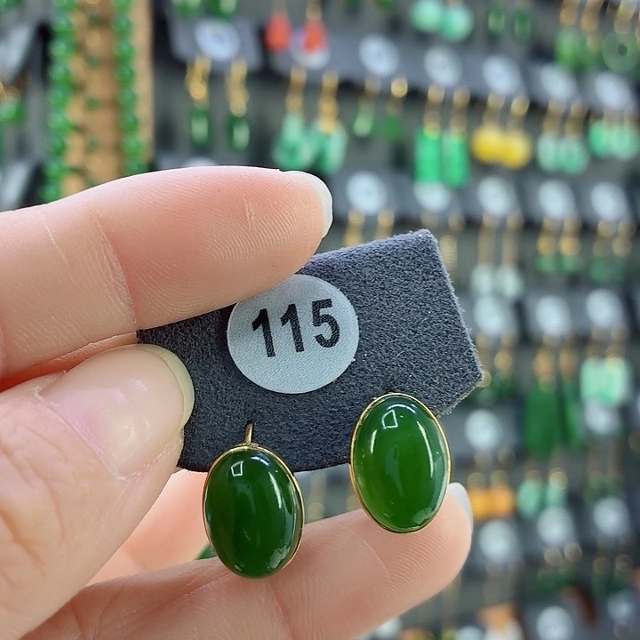 和田玉18K金镶嵌耳饰