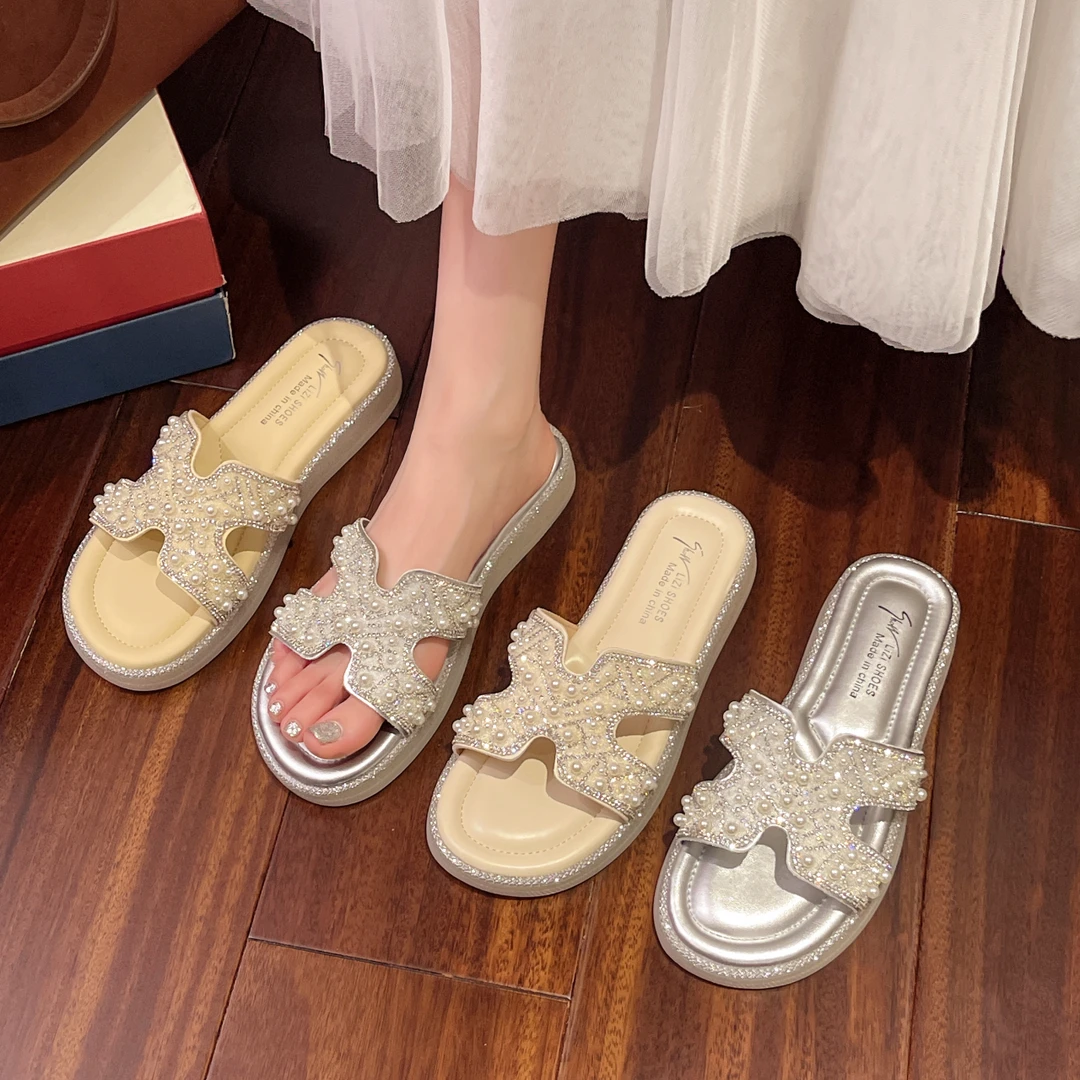 绝美水钻凉拖鞋女外穿2025夏新款平底百搭沙滩配裙子一字凉拖鞋
