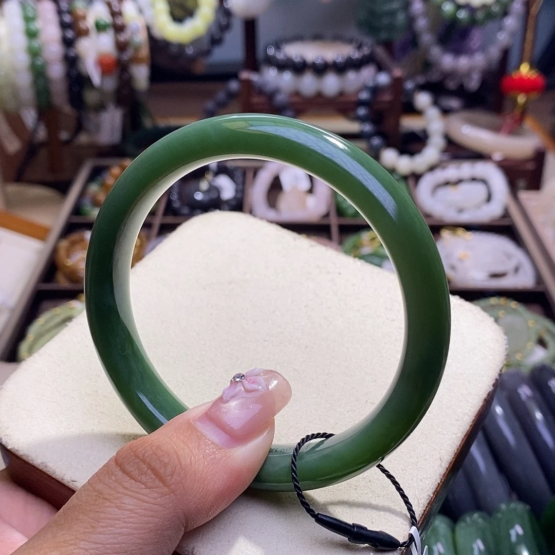 颈饰未镶嵌和田玉收藏级61.3碧玉老矿料高冰阳绿猫眼手镯