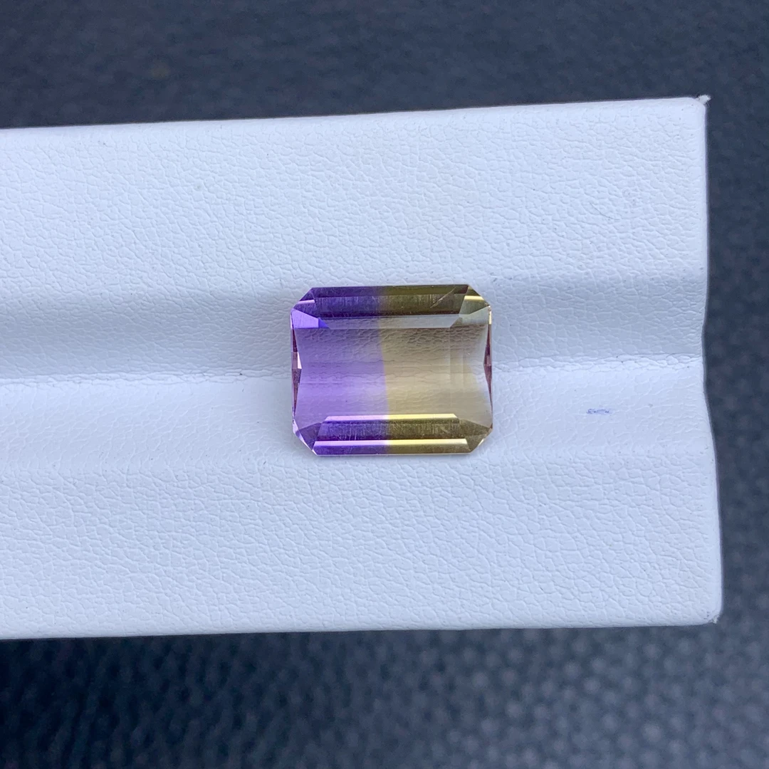 天然水晶紫黄晶裸石7.07克拉尺寸11*13mm 晶体通透