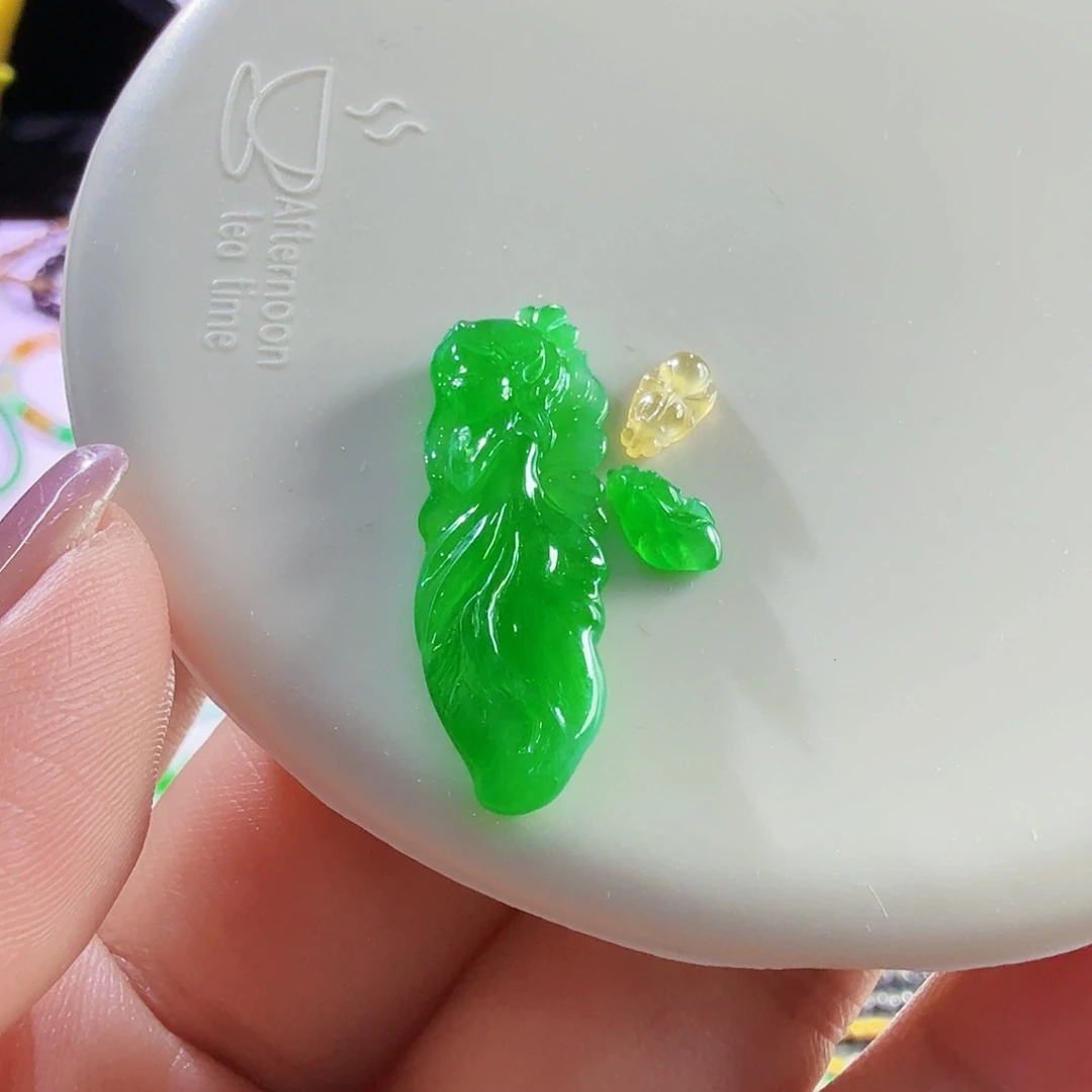 翡翠未镶嵌颈饰裸石